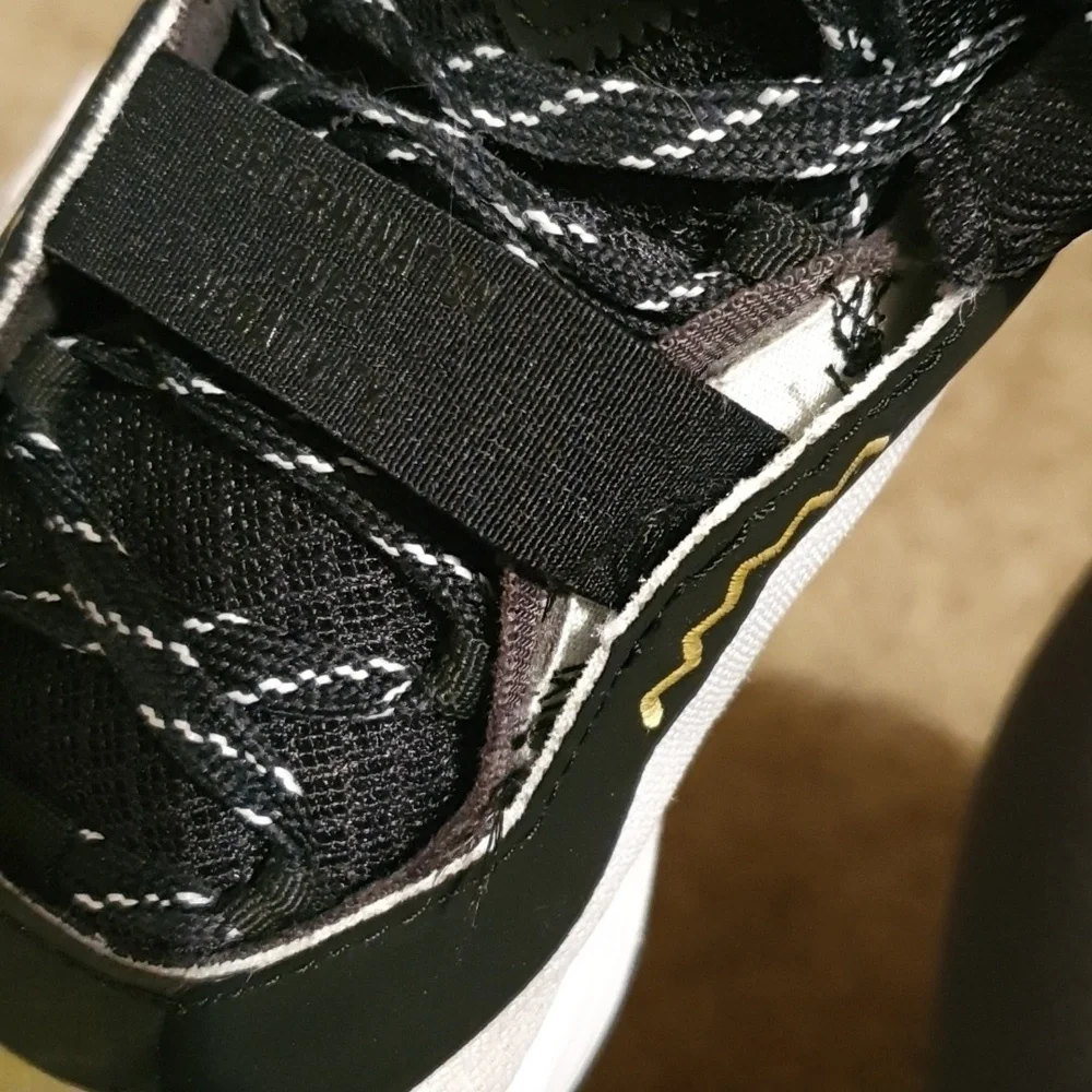 Adidas Don Mitchell D.O.N. Issue 3 Sneakers sz 9.5